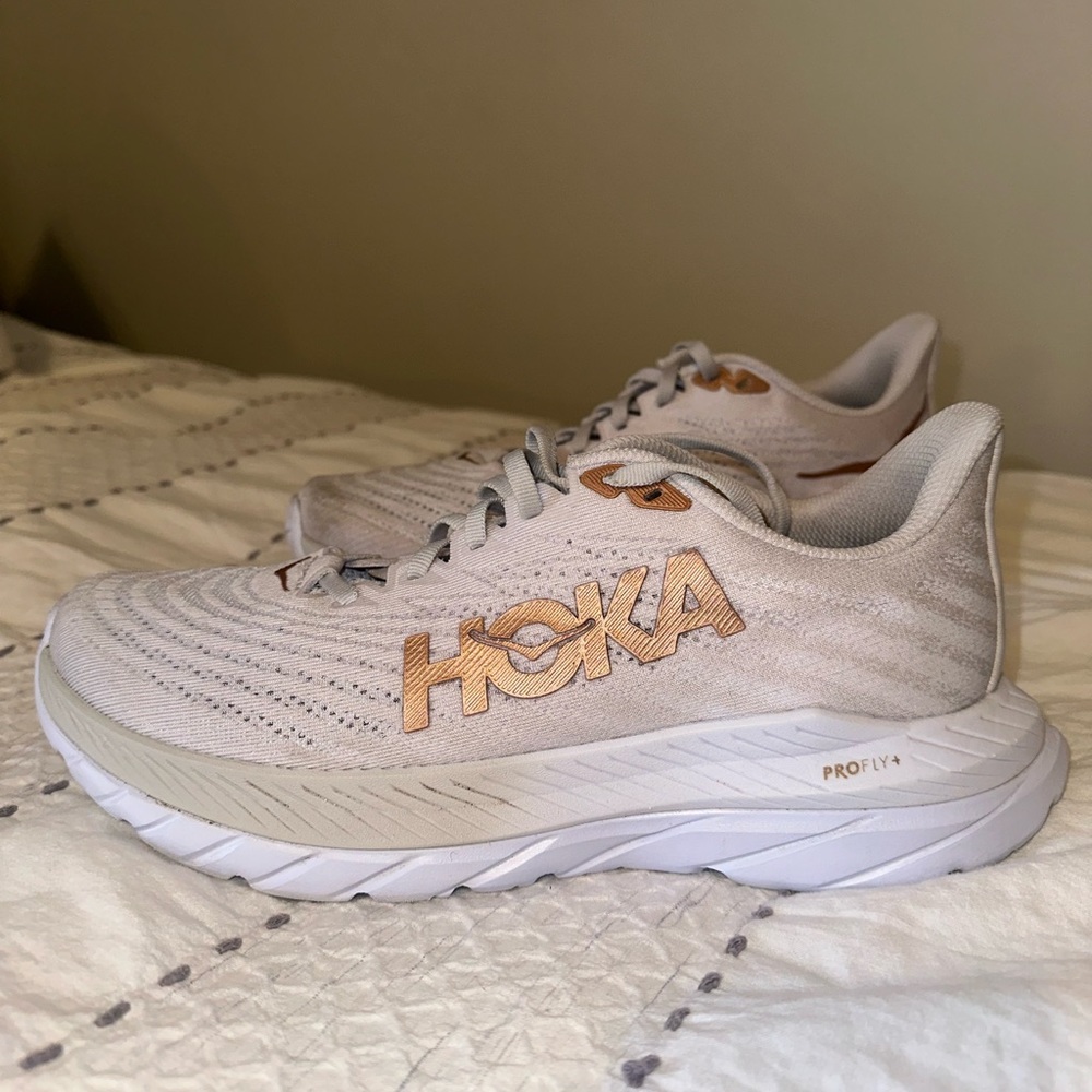 HOKA MACH 5
